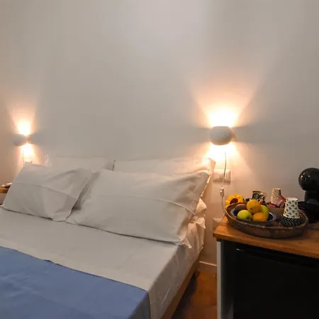 לינה וארוחת בוקר La Dimora Di Artemide נאפולי